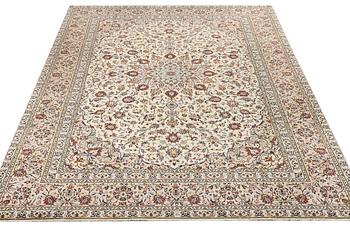A Keshan carpet, c. 342 x 247 cm.