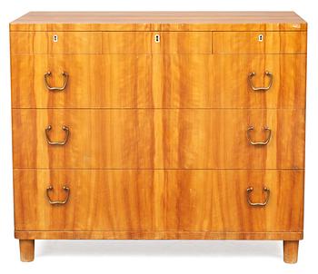 893. A Carl-Axel Acking elm chest of drawers with brass handles, by Svenska Möbelfabrikerna Bodafors, 1930's.