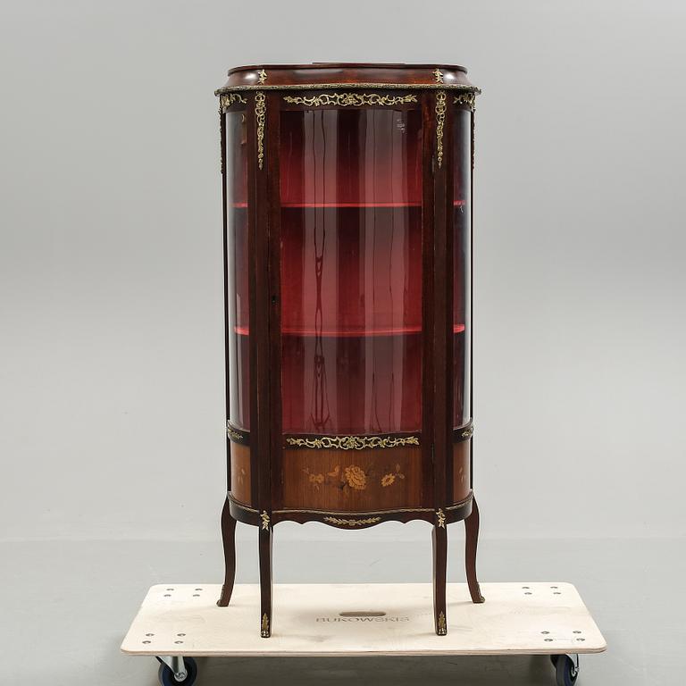 VITRINSKÅP, Louis XVI-stil, 1900-talets mitt.