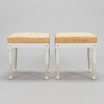 Taburettipari, kustavilaistyyliset, noin 1900-luvun alku.