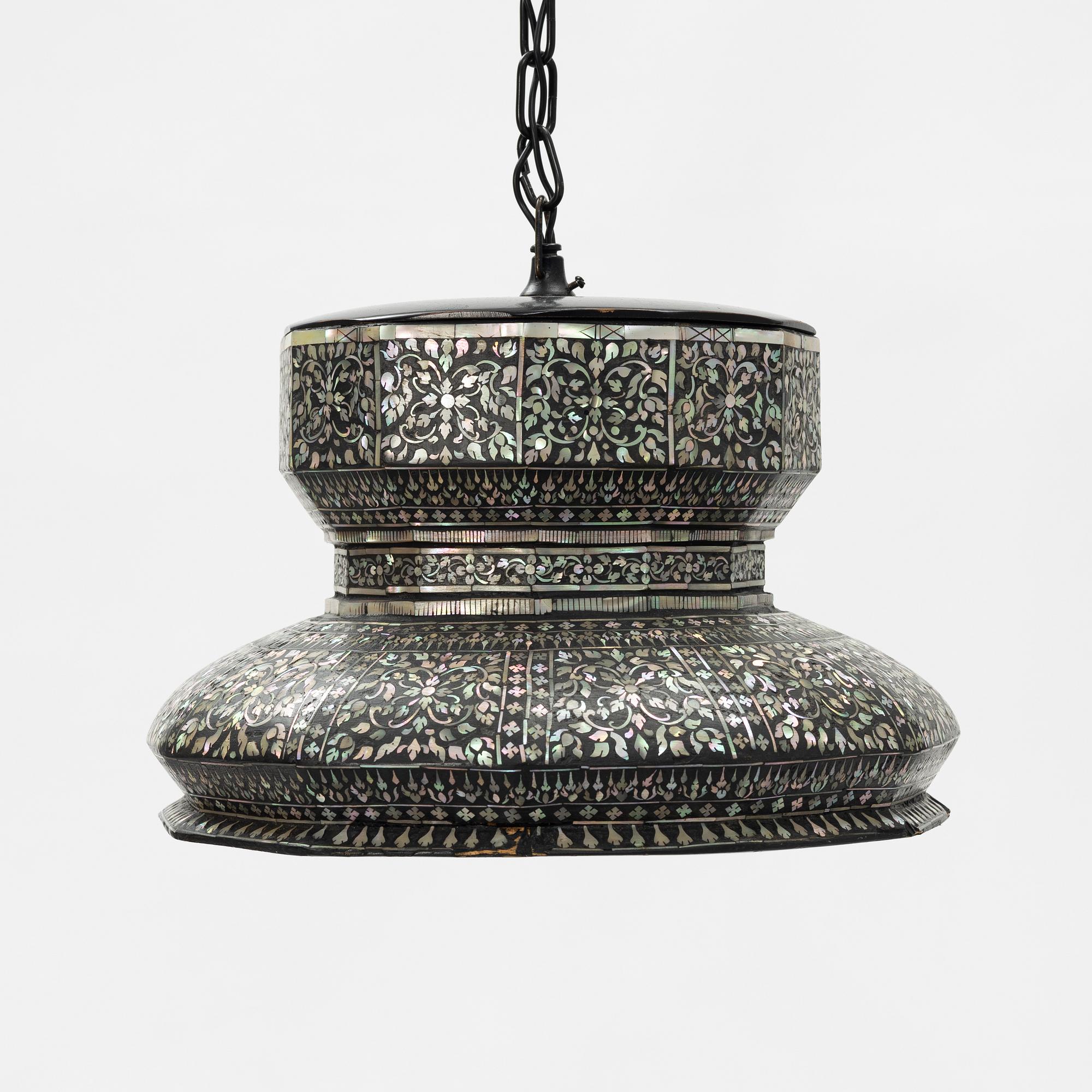 Taklampa, lackarbete, Orientalisk, omkring år 1900.