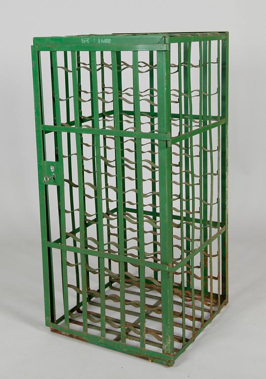 VINSTÄLL, grönpatinerat smide, 1900-talets första hälft.