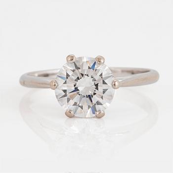 1016. An 18K white gold ring set with a round brilliant-cut diamond 2.08 cts E vvs1.