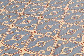 CARPET, flat weave, ca 234 x 186 cm.
