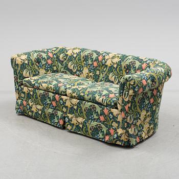 SOFFA, 1960-/70-tal. Klädd i tyg formgivet av William Morris.