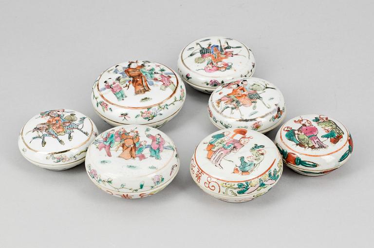 ASKAR MED LOCK, 7st, porslin, Kina, 1800/1900-tal.