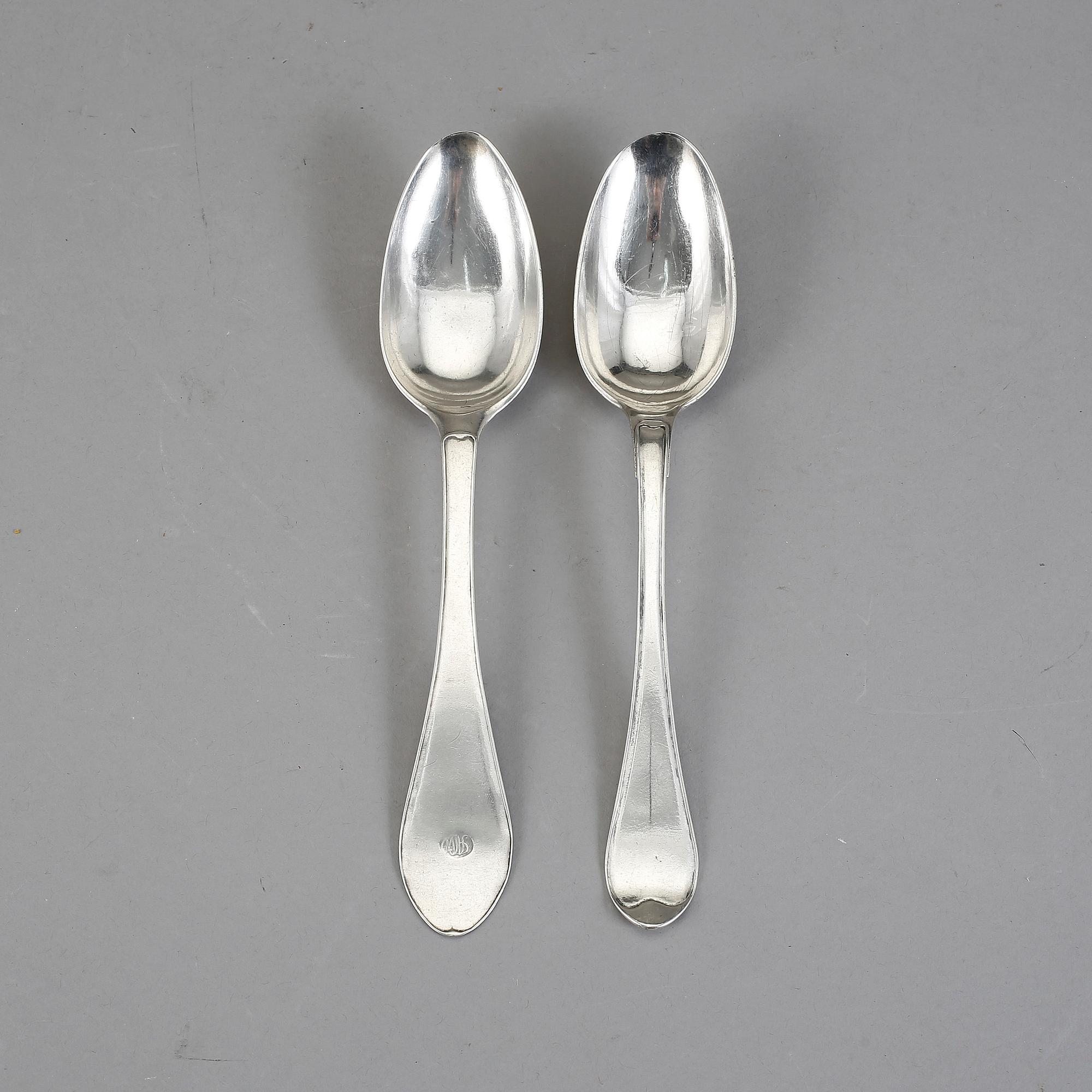 SKEDAR 2 st, silver. Peter Pihl, Västervik 1800 och Johan Samuel Gottfrid Lange, Växjö, verksam 1798-1820. Vikt 134 g.