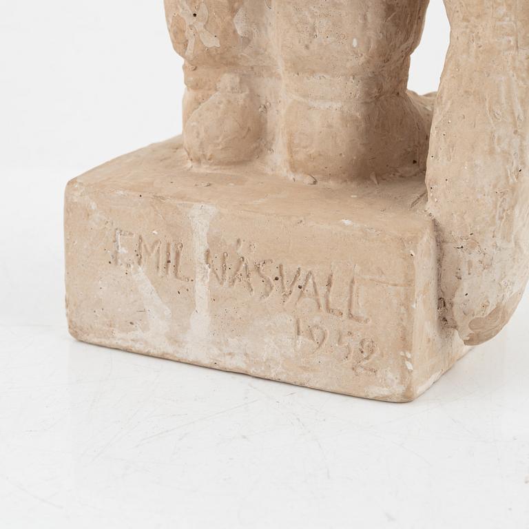 Emil Näsvall, skulptur, signerad och daterad. Bemålad gips.
