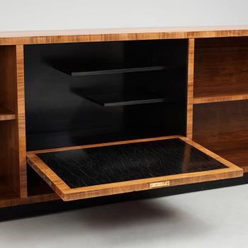 Axel Einar Hjorth, sideboard, variant av modell "Borgen", Nordiska Kompaniet 1930-tal, Swedish Grace.