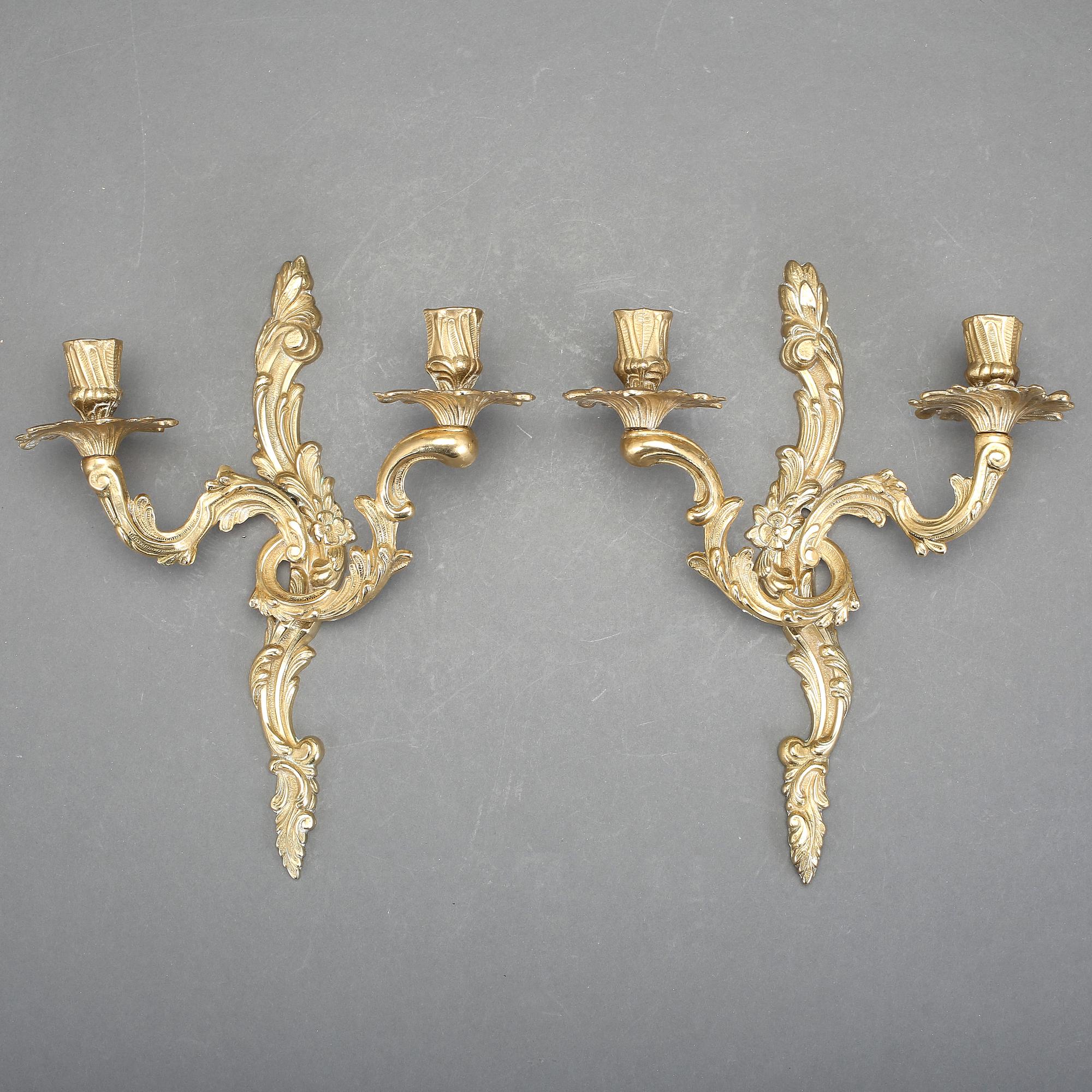 VÄGGAPPLIQUER, ett par, förgylld metall, Louis XV-stil, 1900-tal.