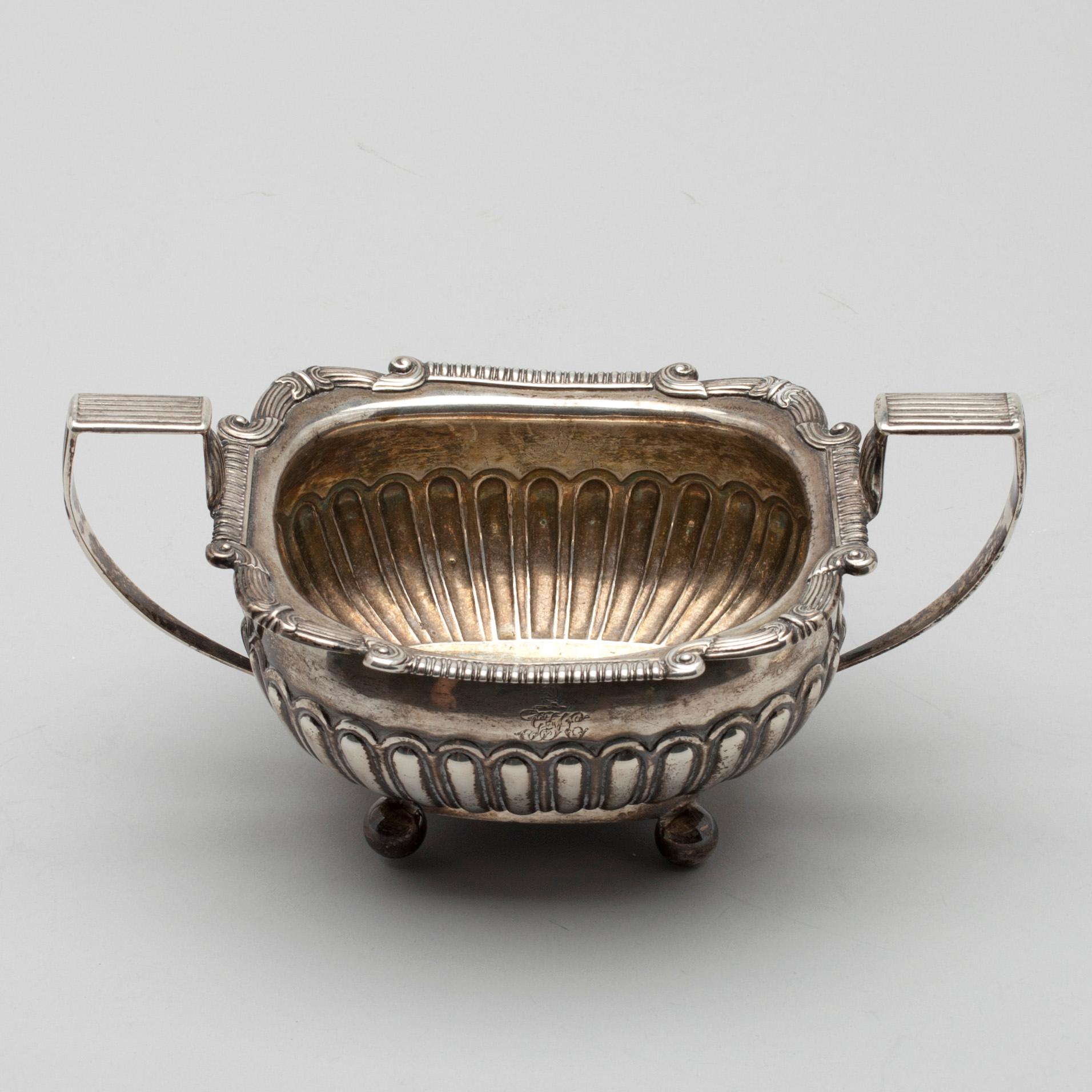 SOCKERSKÅL, silver, Robert och Samuel Hennell, London 1810. Vikt 423 g.