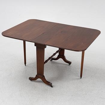 A mahogany gateleg table, 20th Century.