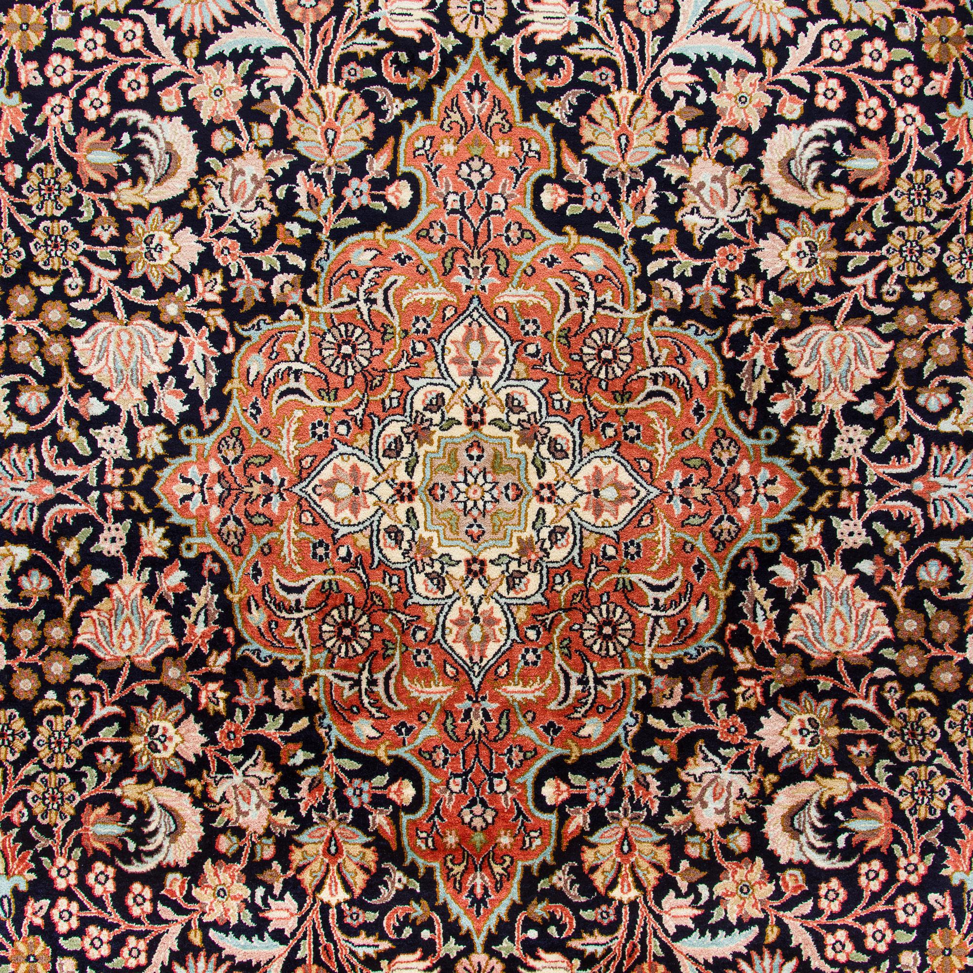 Matta, silk på bomullsvarp, Kashmir, ca 274 x 183 cm.