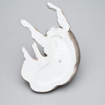 FIGURINER, 2 st, porslin, Bing & Gröndahl resp Dahl Jensen, Danmark, 1900-talets slut.