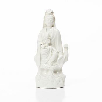 Guanyin, porslin, Blanc de Chine, Kina, sen Qingdynasti.