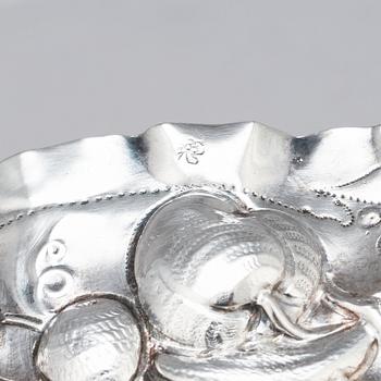 A German early 18th century silver dish, unidentified makers marks, probably Augsburg 1688-1689.