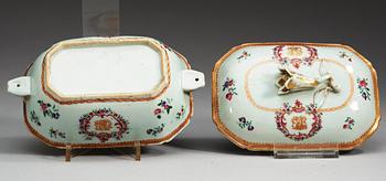 SMÖRTERRIN med LOCK, kompaniporslin. Qing dynastin, Qianlong (1736-95).