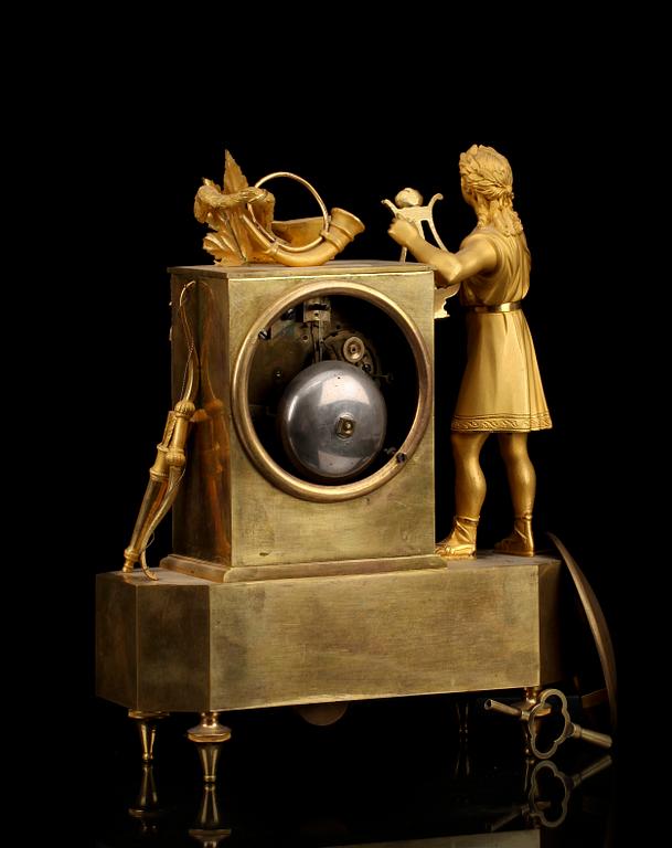 BORDSPENDYL, empire, 1800-talets första hälft.