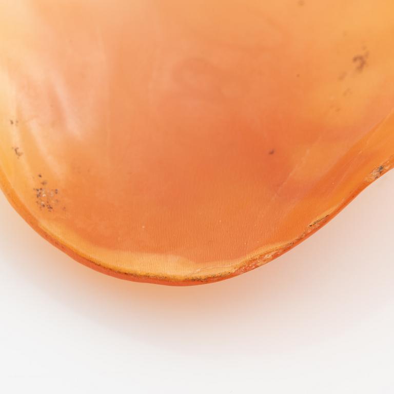 Shell cameo.