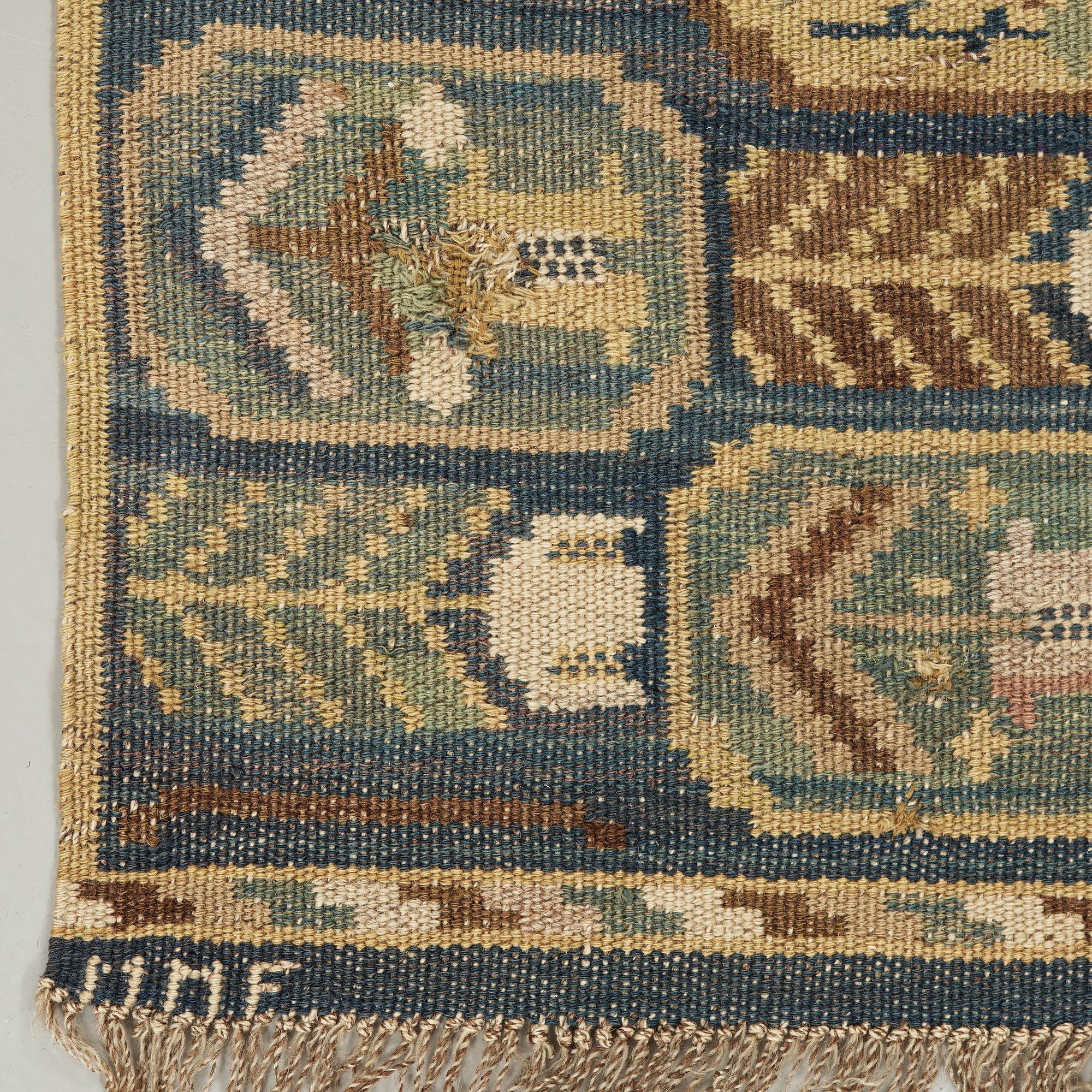 Märta Måås-Fjetterström, A TEXTILE. "Medaljongerna". Flat weave. 92 x 175,5 cm. Signed MMF.