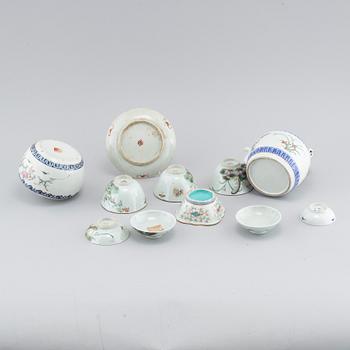 Eight pieces of porcelain from China, 19th and 20th century.