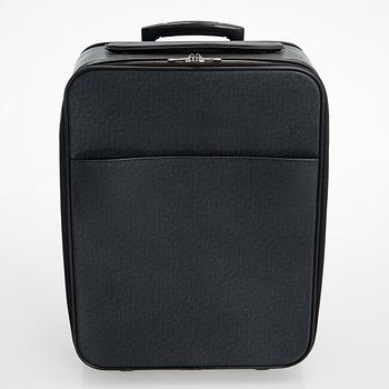 Louis Vuitton, "Pégase 45" matkalaukku.