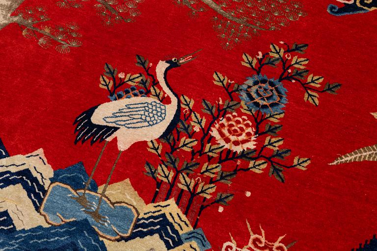A Chinese Baoutou carpet, around 1900, c. 270 x 182 cm.