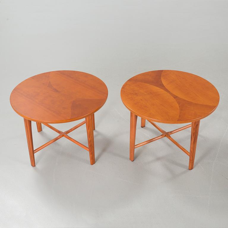 A Sofa table and 2 side tables from around the year of 2000,