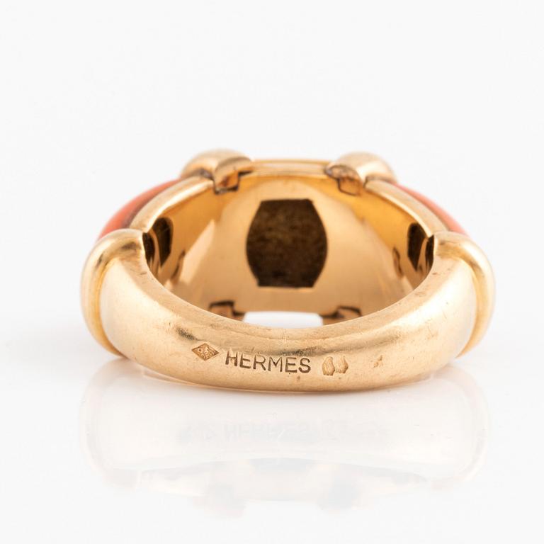 Hermès ring 18K guld med korall.