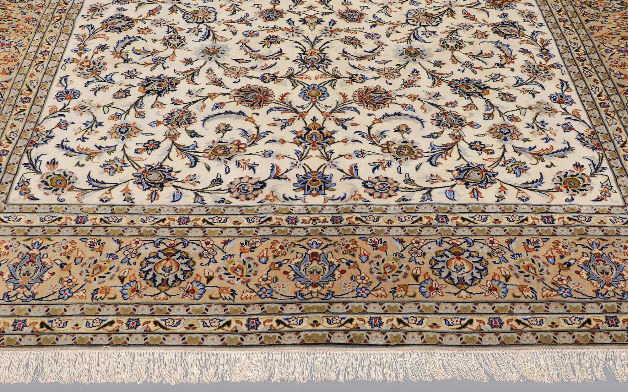 A carpet, Kashan, ca 400 x 289 cm.