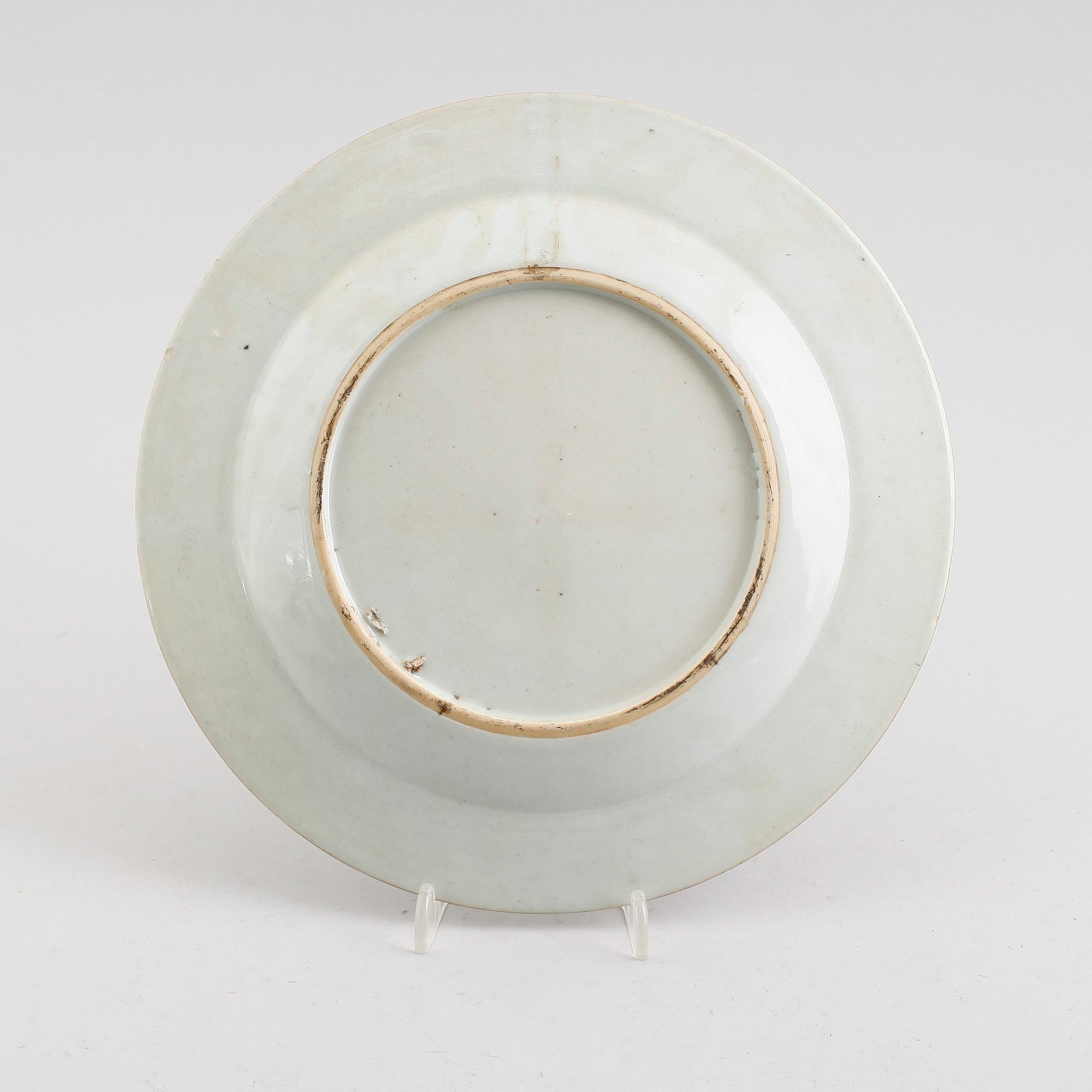 A 'European Subject' grisaille dish with a biblical scene, Qing dynasty, Qianlong (1736-1795).