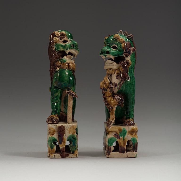 A pair of joss stick holders, Qing dynasty, 18th Century.