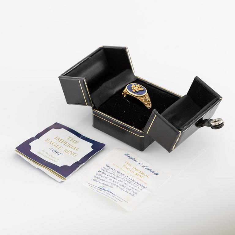 Ring, Imperial Eagle, 18K gold with lapis lazuli. Igor Carl