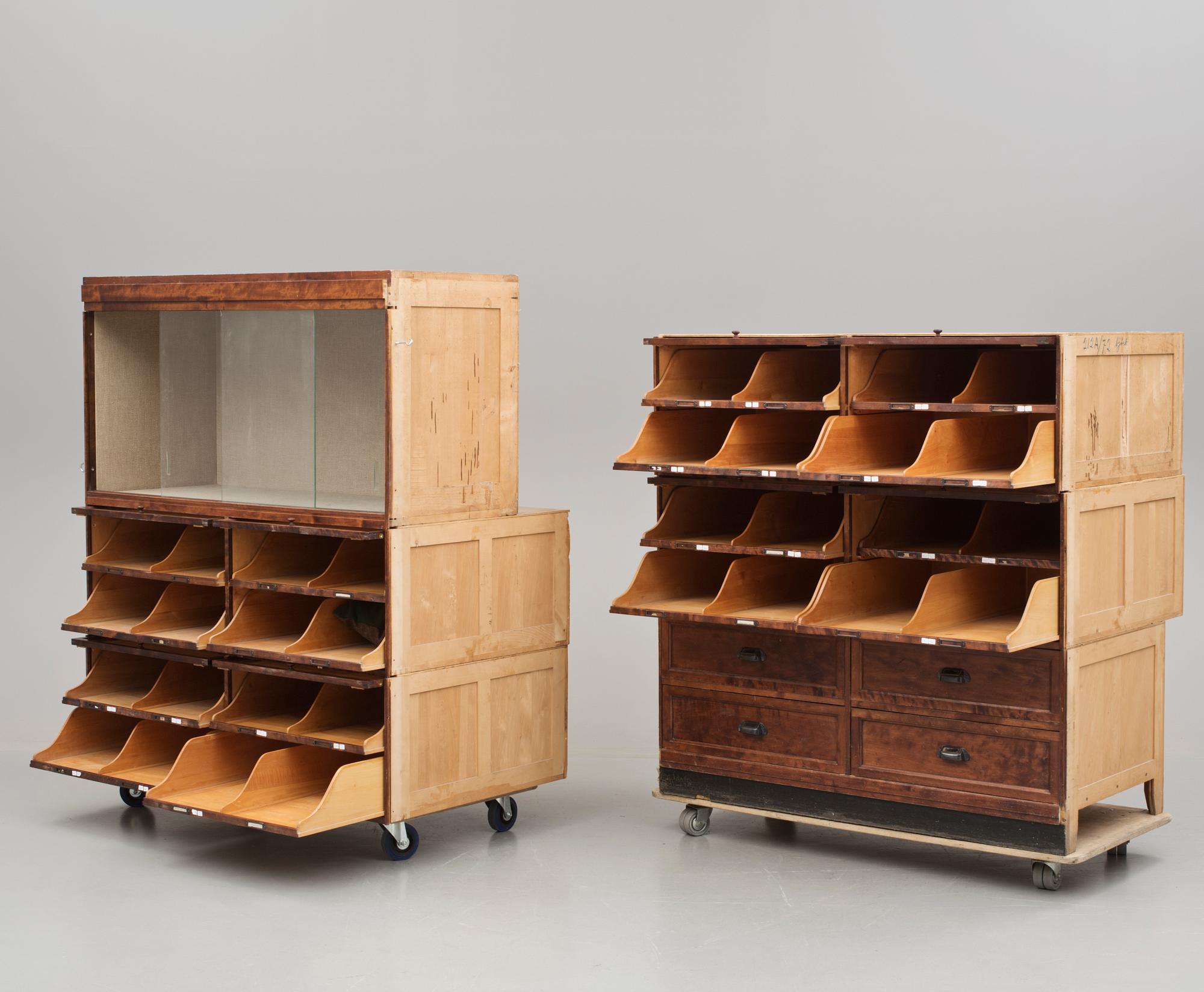 BUTIKSINREDNING/SKÅP, 6 delar, 1930/40-tal.