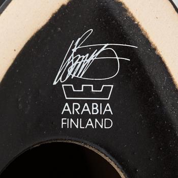 Howard Smith, figuriineja, 3 kpl, keramiikkaa, sarjasta Parvi, Arabia 1900-luvun loppu.