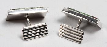 MANSCHETTKNAPPAR, ett par, silver, sten. Svenska importstämplar. Troligen 1970-tal.