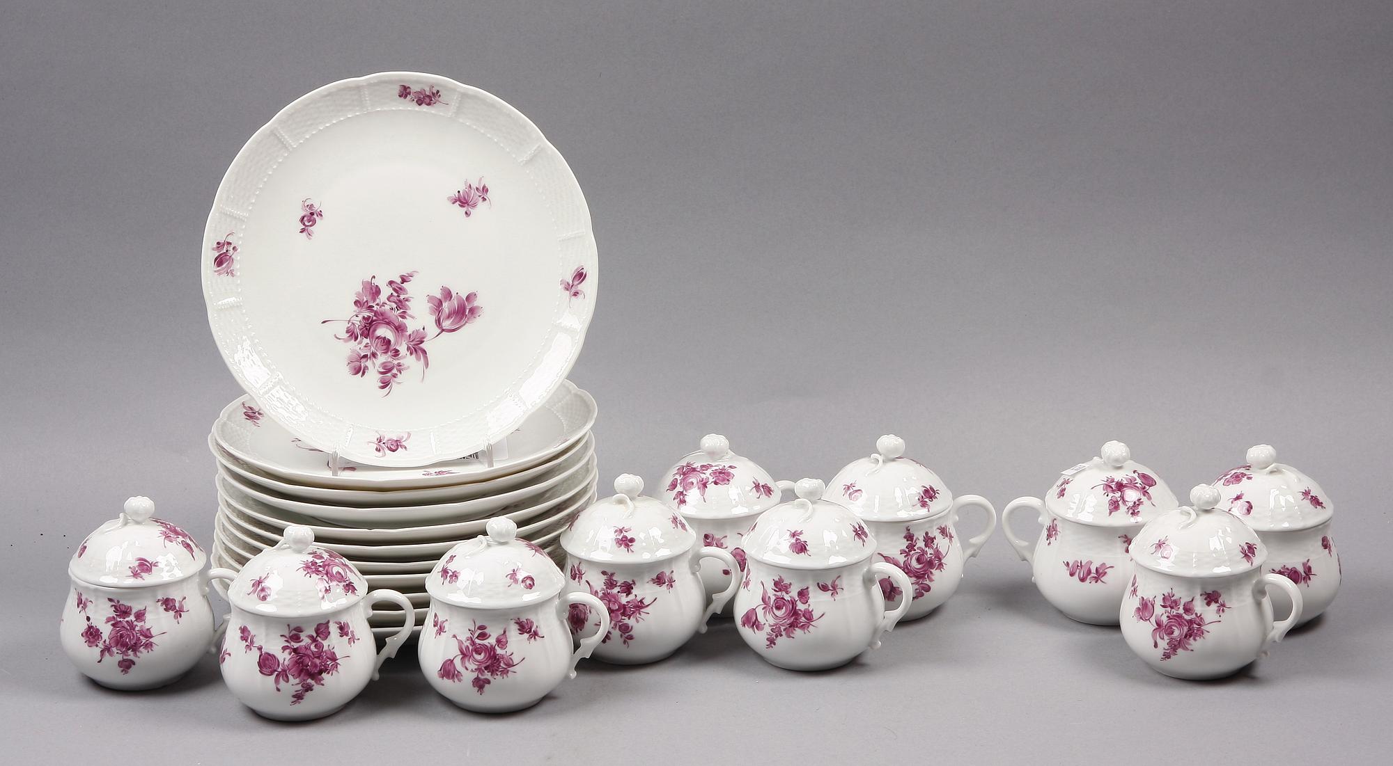 CREMEKOPPAR SAMT ASSIETTER, 21 delar, porslin, rokoko, Nymphenburg tidigt 1900-tal.