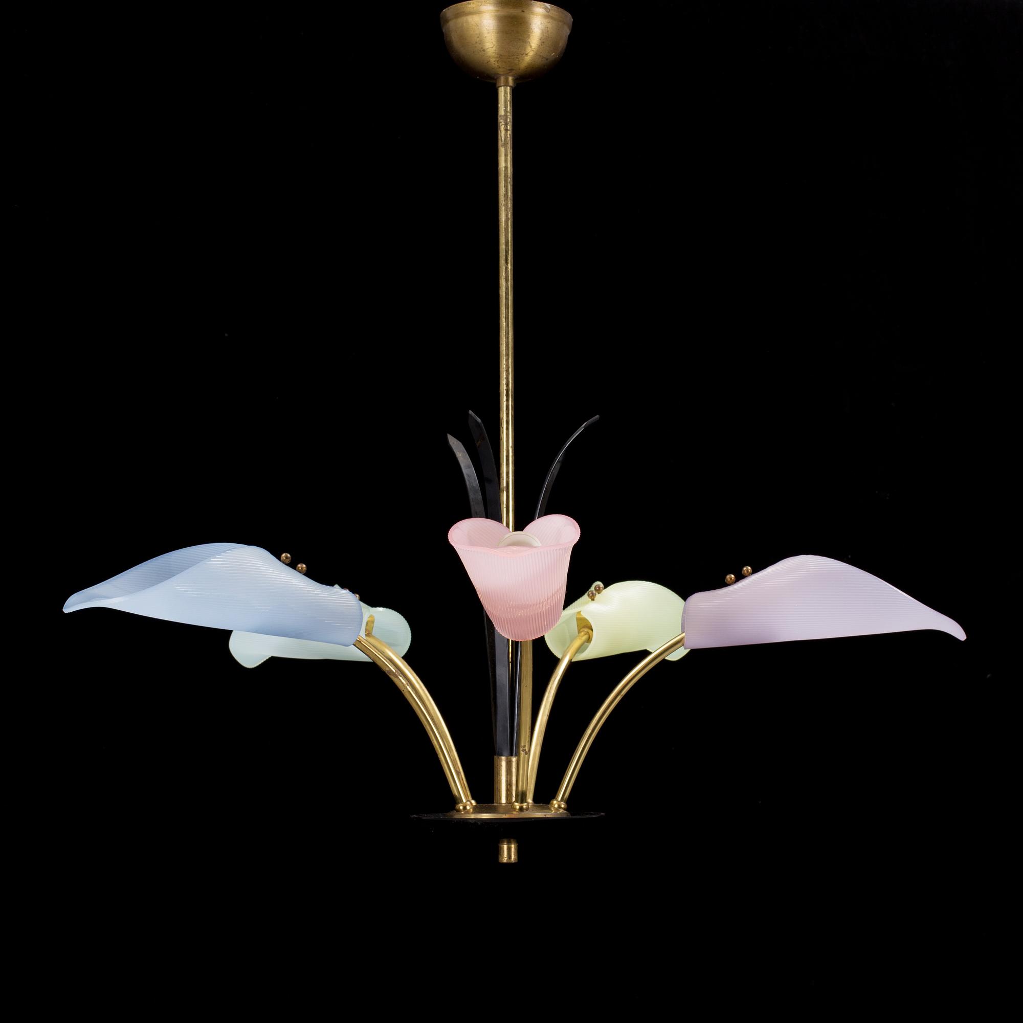A cieling lamp from the 1950s.