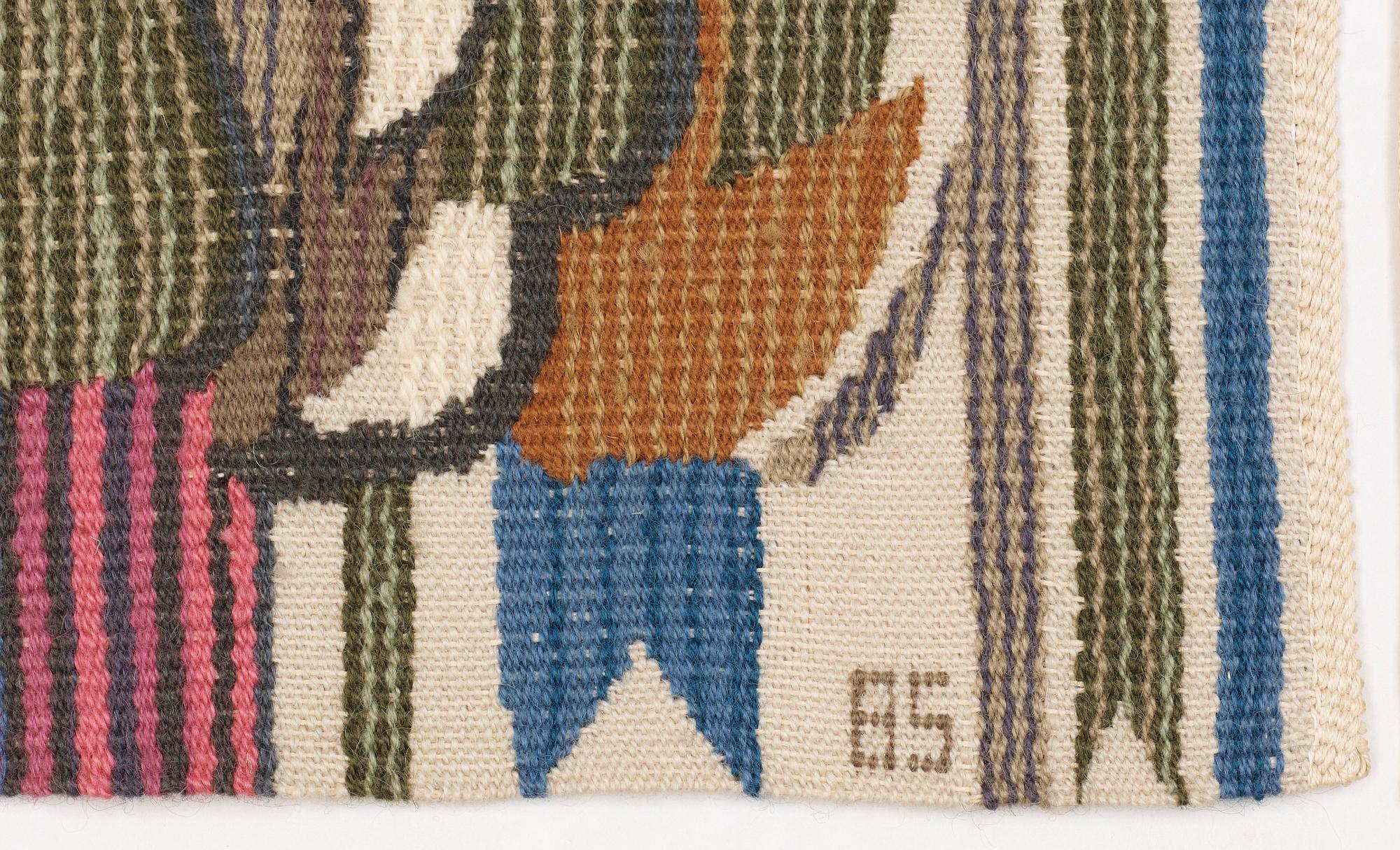 TEXTILES, 3 pieces. "Vindruvor", "Oktober" as well as "Tulpan". 34,5 x 35,5, 40 x 30, 34 x 39,5 cm. Designed and signed by Barbro Sprinchorn.