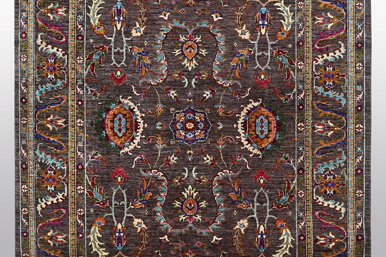 A carpet Zeigler design, ca 305 x 208 cm.