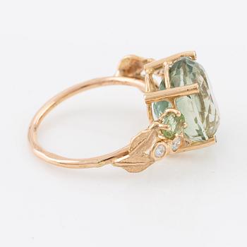 Ring with green quartz, tourmalines, and brilliant-cut diamonds.