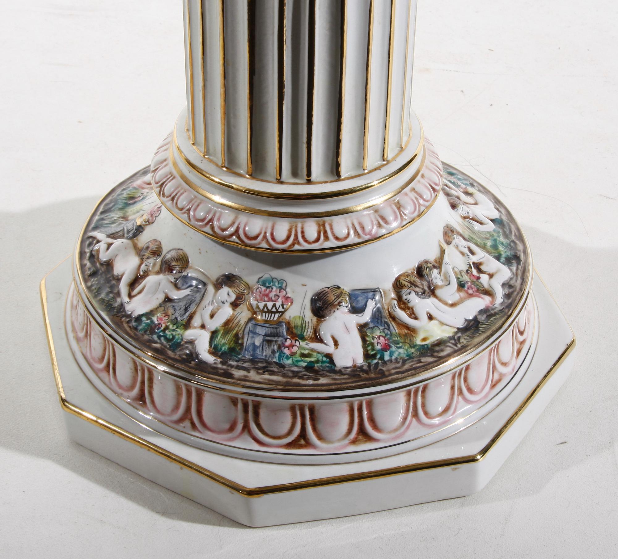 PIEDESTAL, flintgods. R.Capodimonte, Italien.