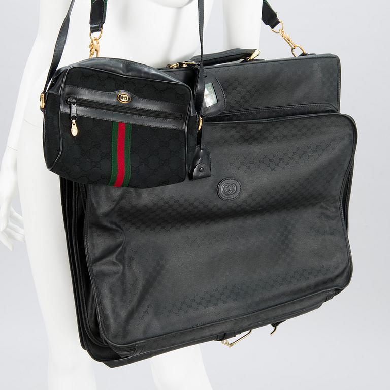 GUCCI, KLÄDÖVERDRAG SAMT VÄSKA, 1980-tal.