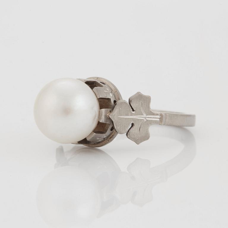 Wiwen Nilsson, an 18K white gold ring with a pearl, Lund, Sweden 1958.