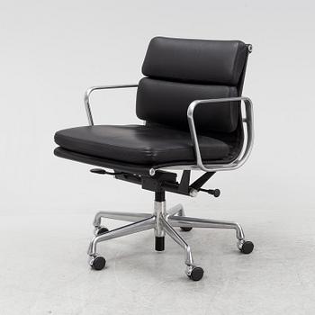 Charles and Ray Eames, kontorsstol, "Softpad/EA 217", Herman Miller.