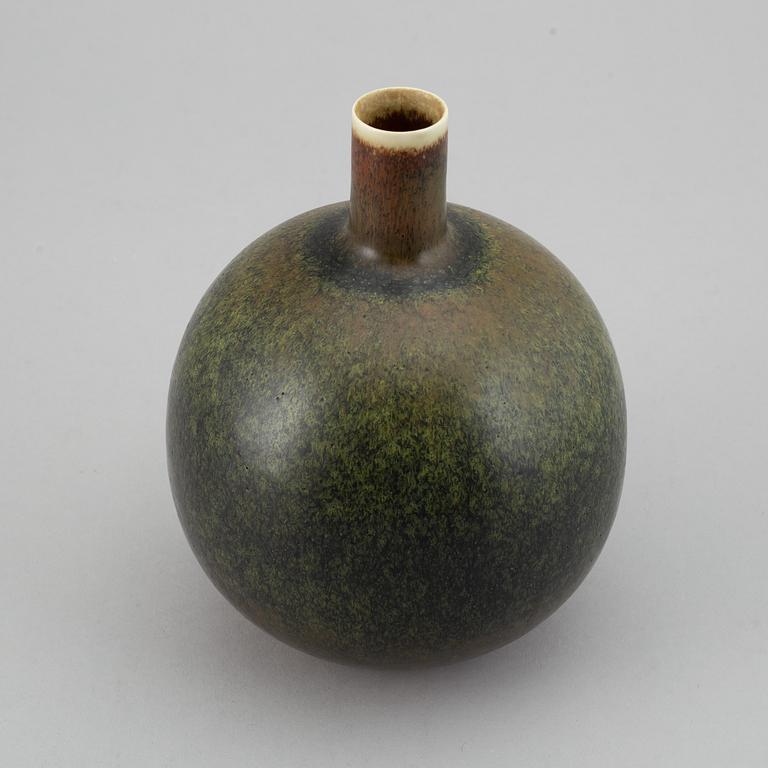CARL-HARRY STÅLHANE, a stoneware vase, Rörstrand, signed and numbered AJ 160.