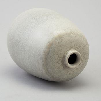 ERICH OCH INGRID TRILLER, vas, stengods, Tobo.