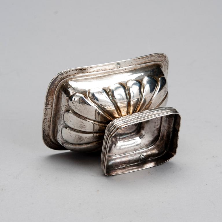 SALTKAR, silver, Carl Adolf Ceipel, St. Petersburg 1820-1830. Vikt 73,7 g.