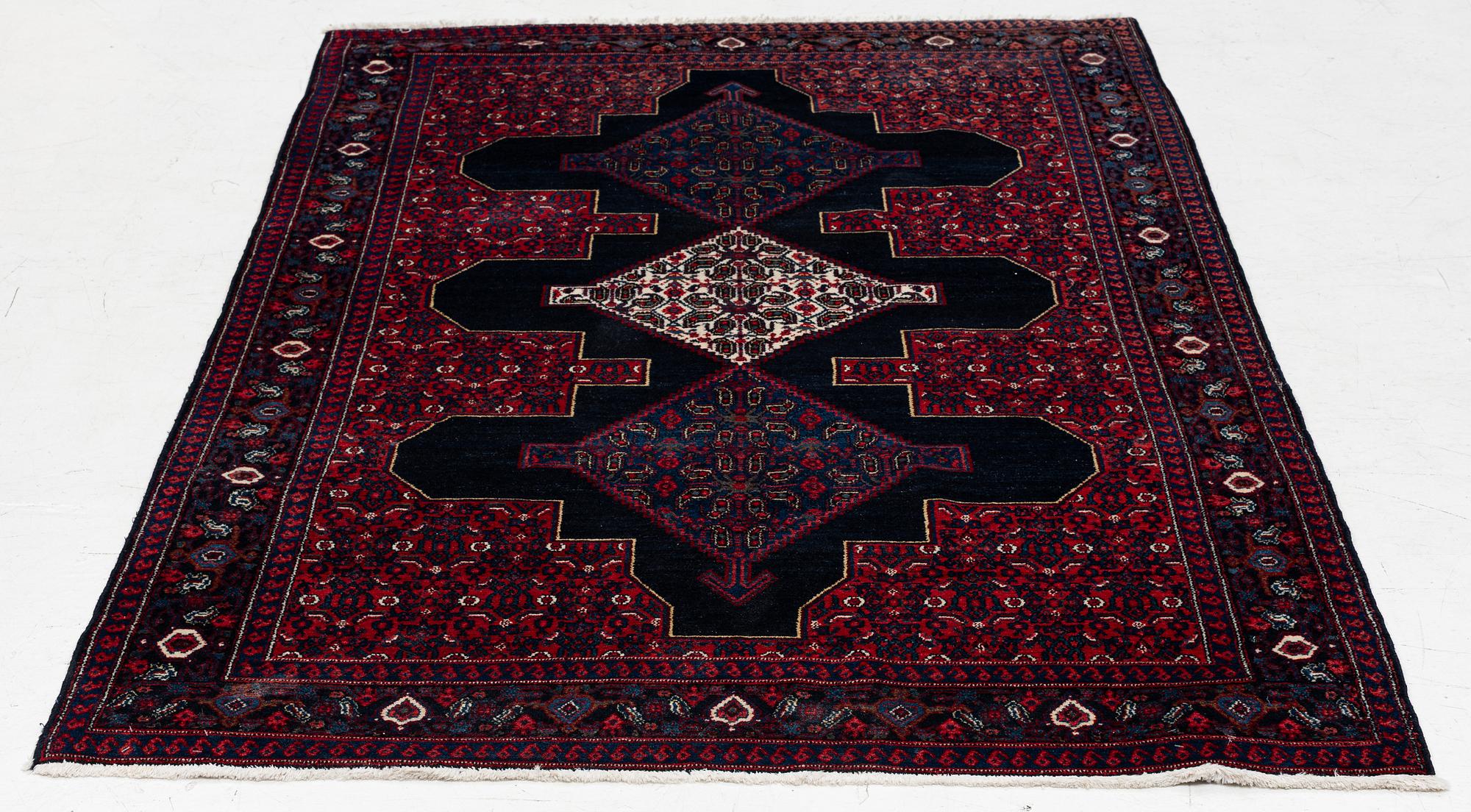 Rug, Senneh, approx. 207 x 140 cm.