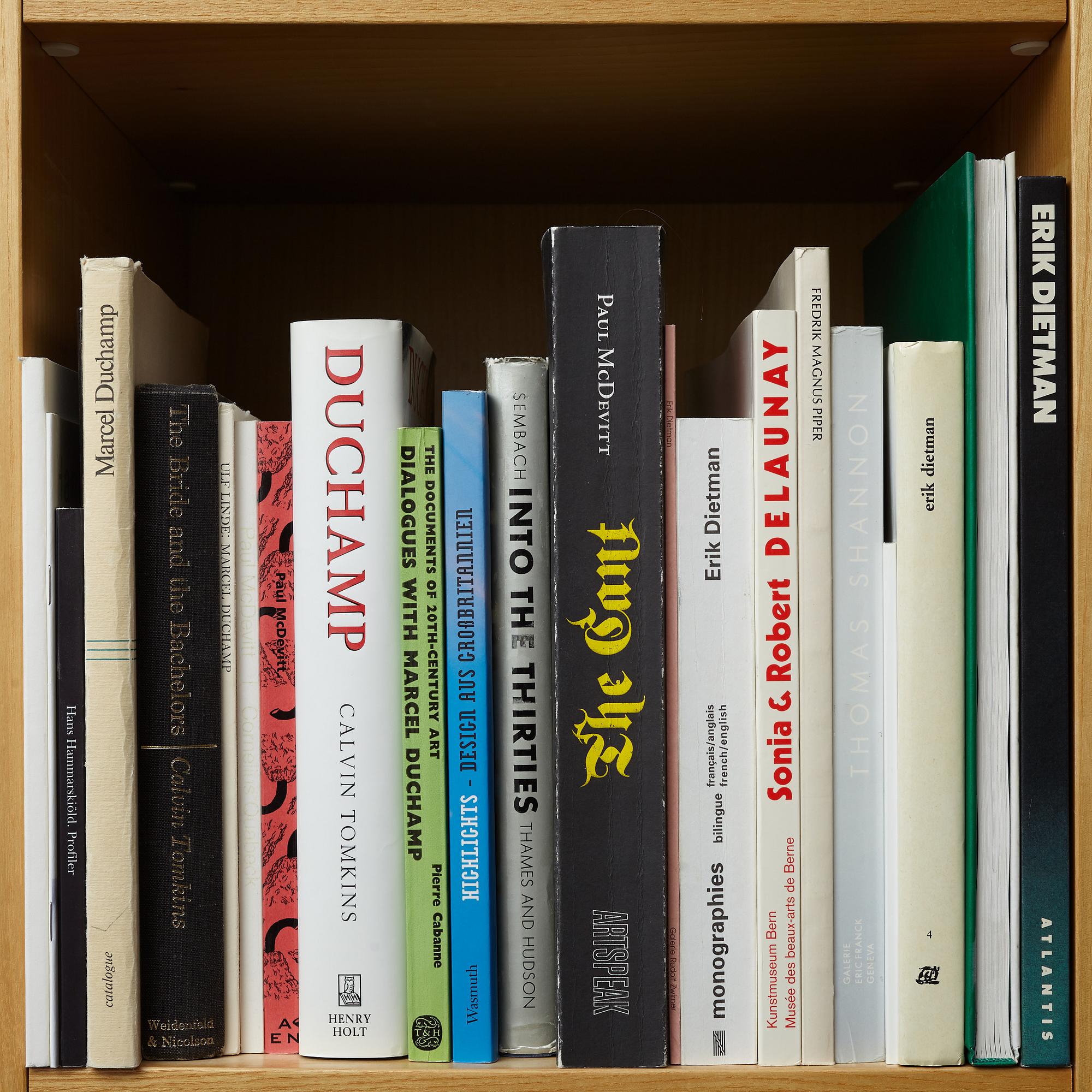 Björn Springfeldt's art library.